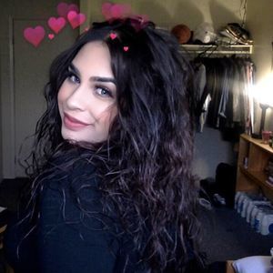 Meet your Posher, Crystal